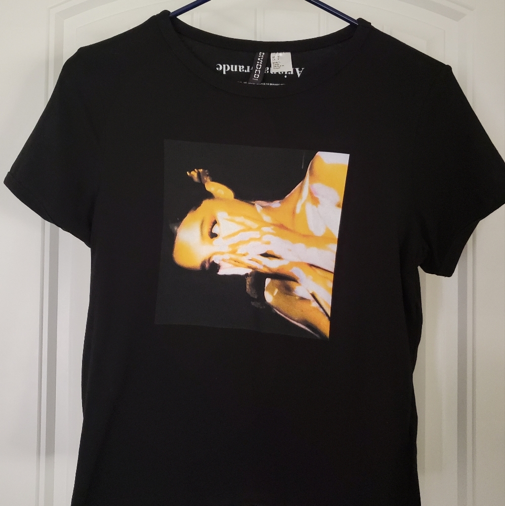 Ariana Grande T-Shirt